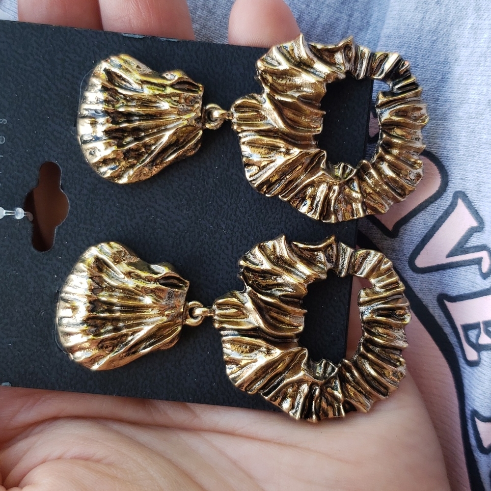 10/$20 Fashion Earrings *U4
